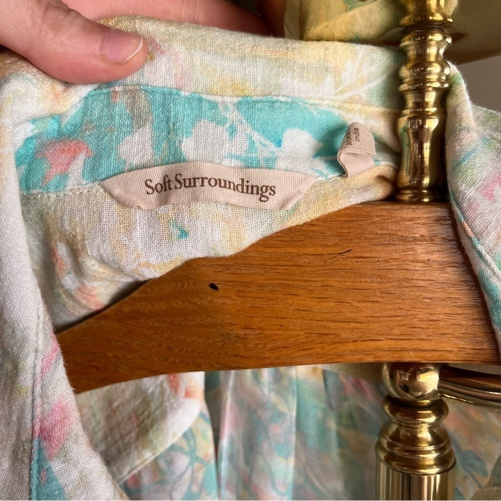 Soft Surroundings Pastel Floral Mixed Materials Button Down Shirt Medium - Picture 9 of 12